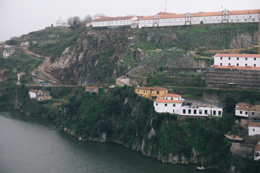 Découvrez le Forte do Outeiro do Vale : un joyau historique au Portugal - Fanhões | Secret World Trip Planner