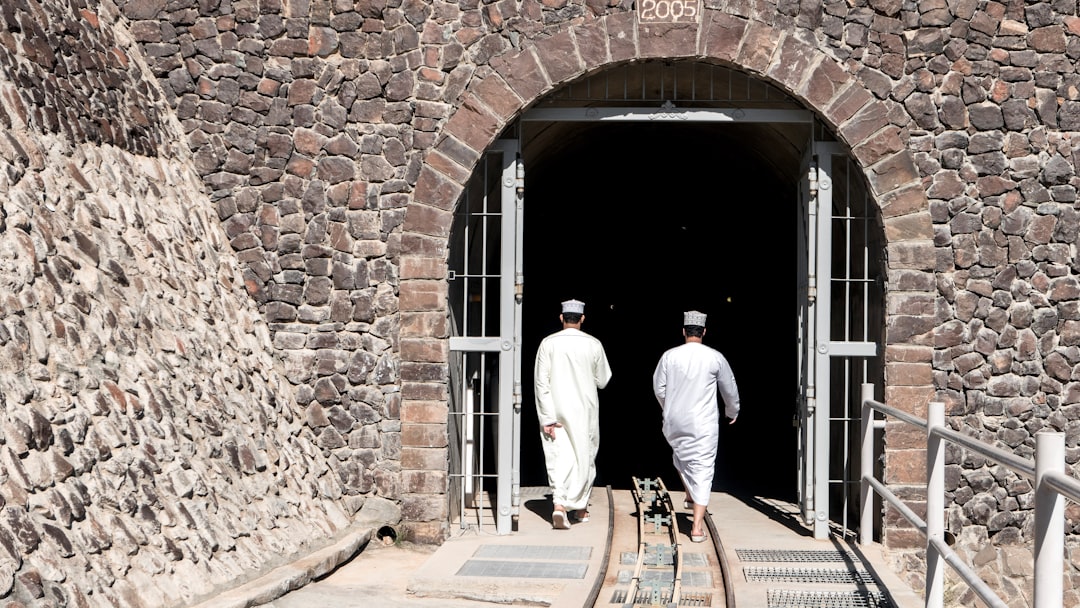 Entdecke die Wunder der Al Hoota Höhle — Western Hajar