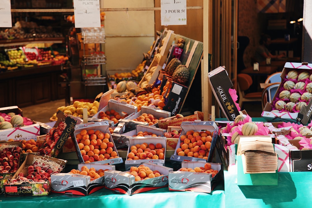 Découvrez les Saveurs du Marché des Halles à La Roche-sur-Yon - Pl. du Marché | Secret World Trip Planner