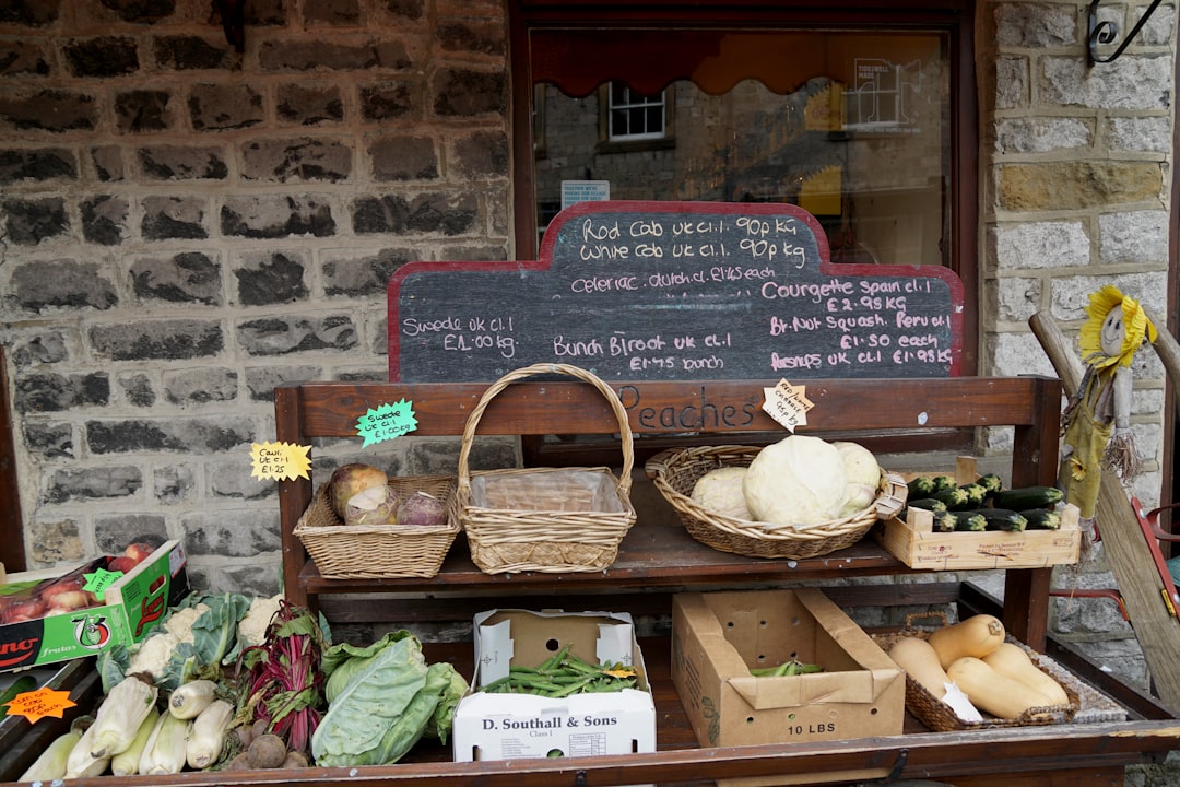 Découvrez les Saveurs du Marché des Halles à La Roche-sur-Yon - Pl. du Marché | Secret World Trip Planner
