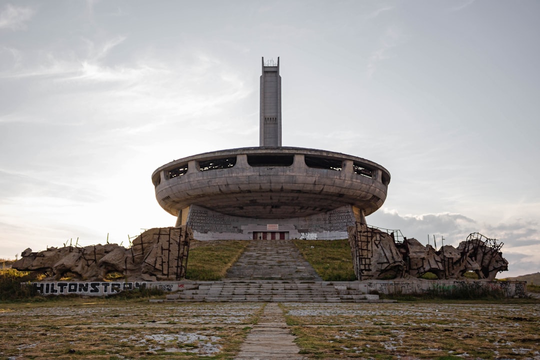 Le Monument de Tjentiste : Art et Mémoire en Bosnie - 8MWP+CPP | Secret World Trip Planner