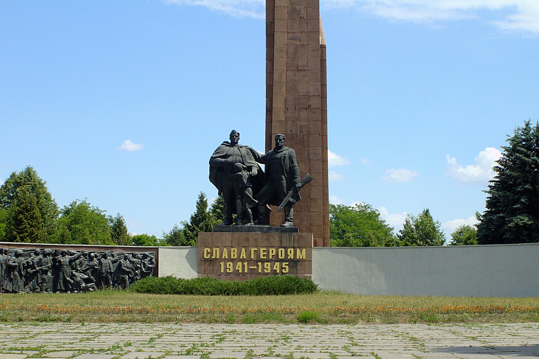 Le Monument de Tjentiste : Art et Mémoire en Bosnie - 8MWP+CPP | Secret World Trip Planner