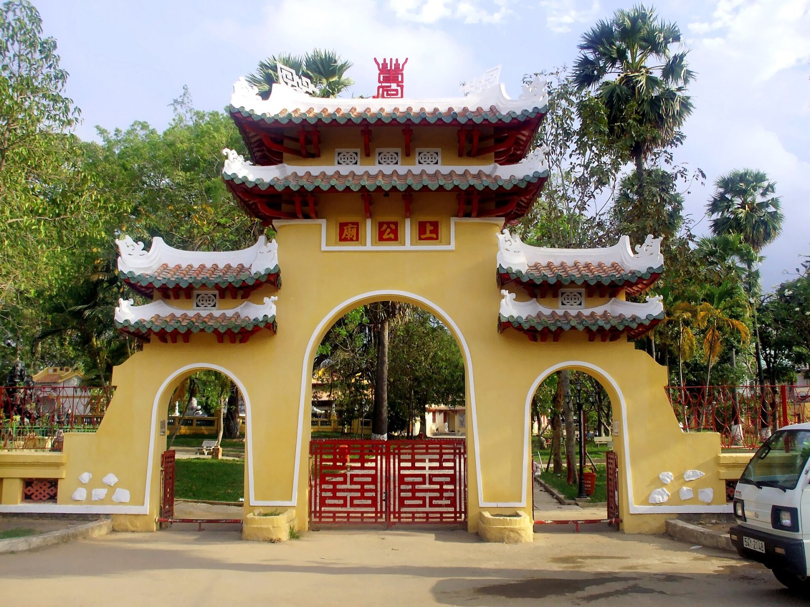 Discover the Lăng Lê Văn Duyệt: History and Culture of Vietnam - Gia Định | Secret World Trip Planner