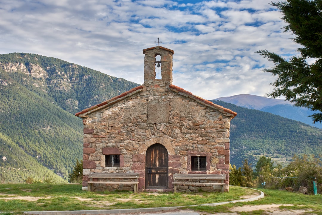 L'Église de San Giovanni Teologo : Un Trésor Caché à Ohrid - Kocho Racin | Secret World Trip Planner
