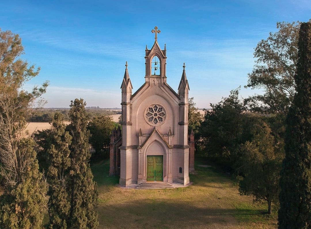 Entdecken Sie die faszinierende Geschichte von Nuestra Señora de las Mercedes - San Isidro | Secret World Trip Planner