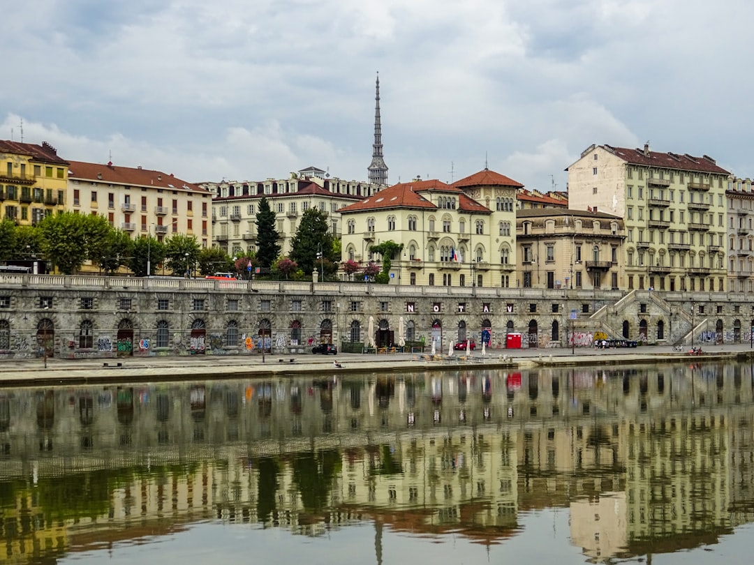 Descubre los Vinos de Turín: Barolo y Otras Joyas - Torino TO | Secret World Trip Planner