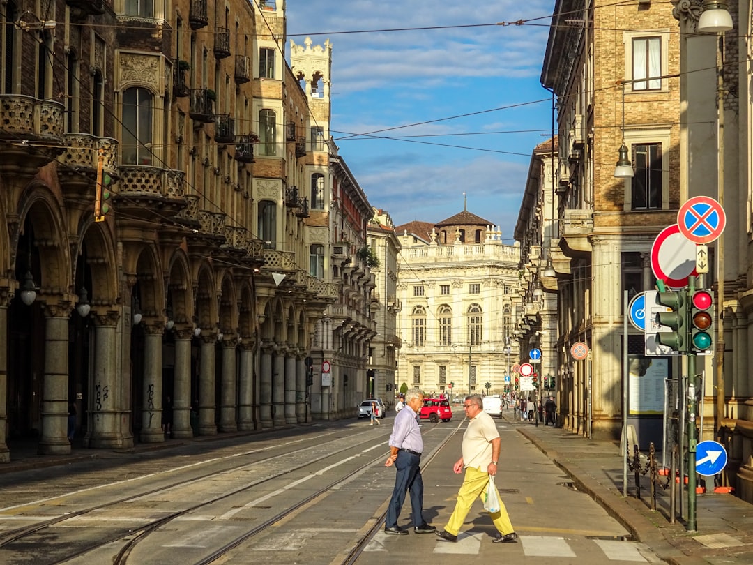 探索都灵的美酒：巴罗洛与其他奇迹 - Torino TO | Secret World Trip Planner