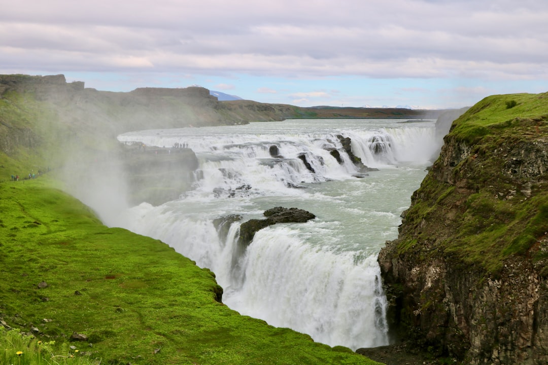 Atemberaubende Sonnenuntergänge am Gullfoss, Island - Gullfoss Parking | Secret World Trip Planner
