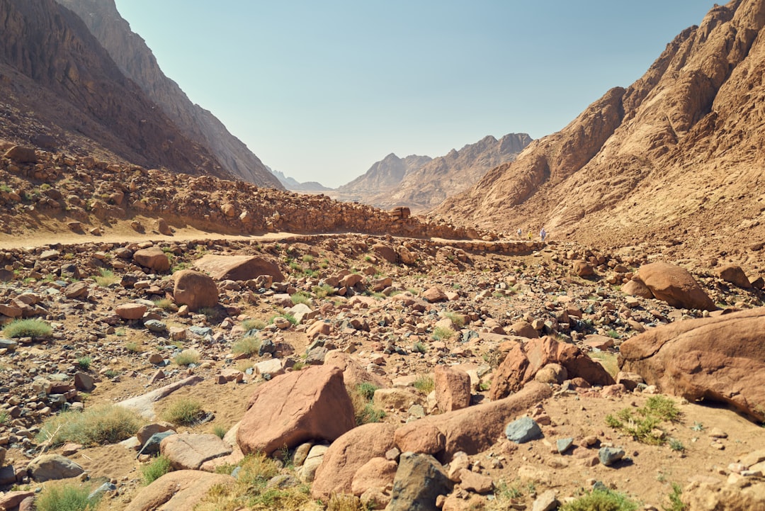 Entdecken Sie Jebel Wadi Lehama: ein Naturjuwel in Ägypten