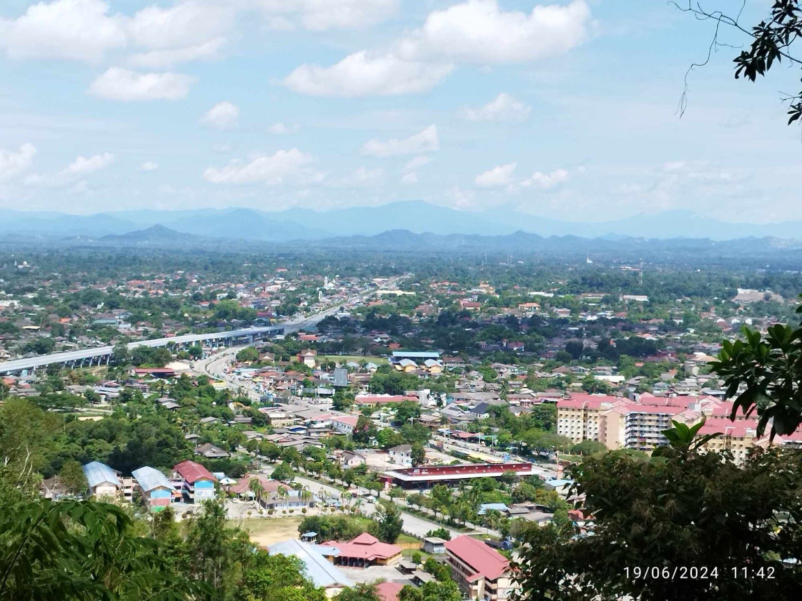 Entdecken Sie Bukit Besar: Ein Naturparadies in Malaysia - Lubok Antu | Secret World Trip Planner
