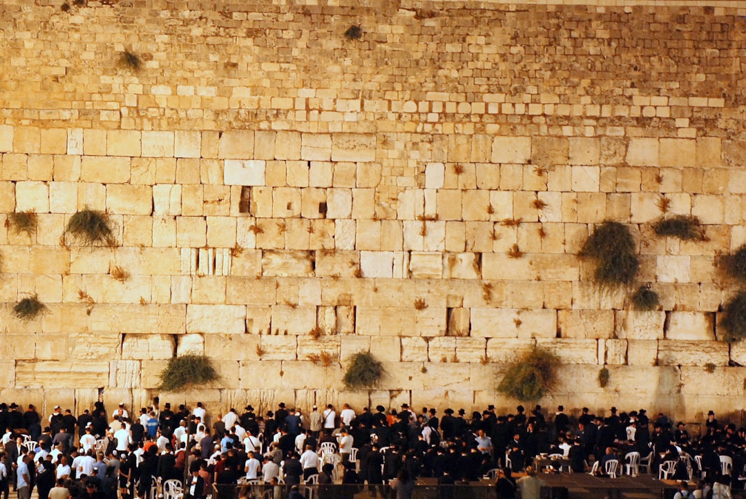 Le Mur Occidental : Histoire et Sacralité à Jérusalem - The Western Wall | Secret World Trip Planner