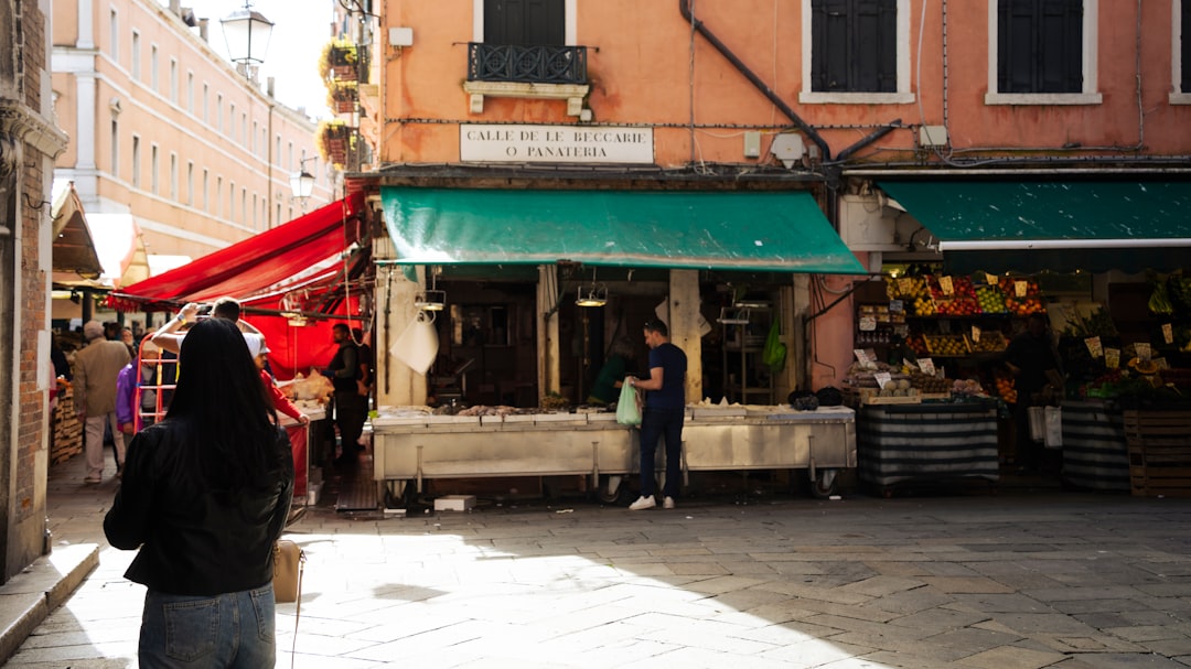 Exploring the Rialto Market: A Venetian Icon - 306 | Secret World Trip Planner