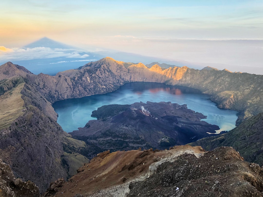 Trekking im Sembalun Rinjani: Ein Unglaubliches Abenteuer - Kabupaten Lombok Timur | Secret World Trip Planner