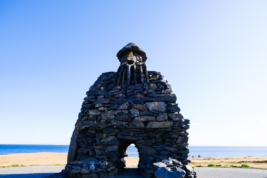 Scopri Bárður Snæfellsás: un simbolo culturale dell'Islanda - Arnarstapi | Secret World Trip Planner