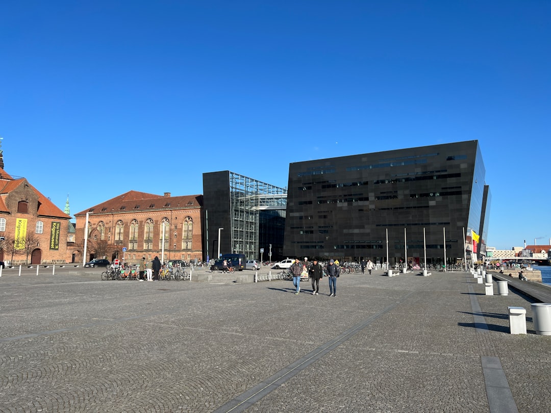 Entdecken Sie das Danmarks Ferguson Museum: Eine Reise durch dänische Technologie - Købmagervej 1 | Secret World Trip Planner