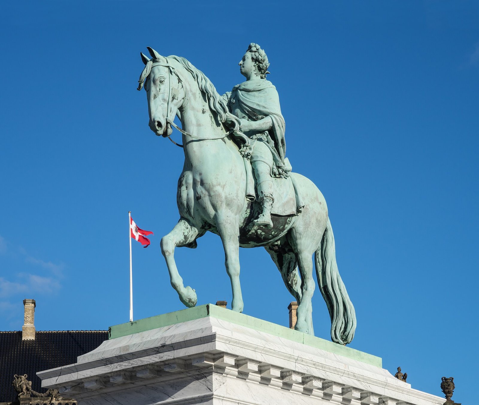Scoprire Frederik V: un angolo di cultura danese - Amalienborg Slotsplads 6 | Secret World Trip Planner