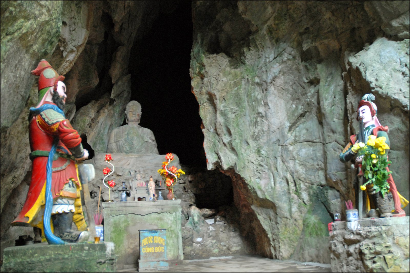 Scopri la Magia della Buddha Cave in Vietnam - Yen Son | Secret World Trip Planner