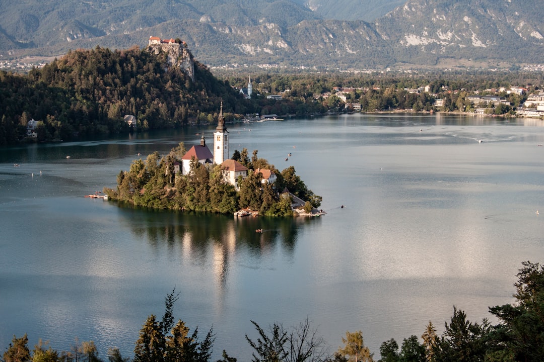 Mala Osojnica: Il Panoramico Paradiso di Bled - Ljubljanska cesta 8 | Secret World Trip Planner
