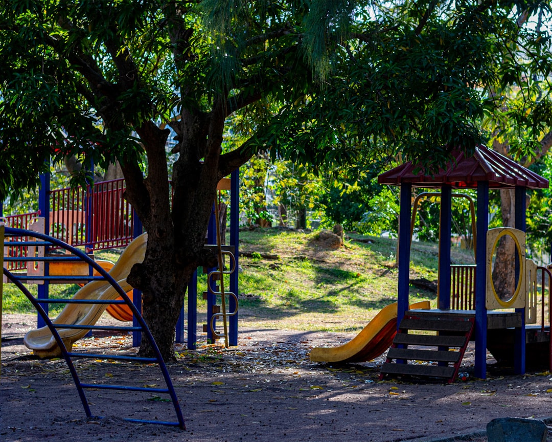 Scopri le meraviglie nascoste di Columbus Park - C. Isabel La Católica | Secret World Trip Planner