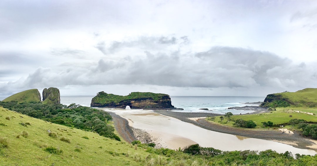 Rurutu : l'île volcanique des baleines en Polynésie - Rurutu | Secret World Trip Planner