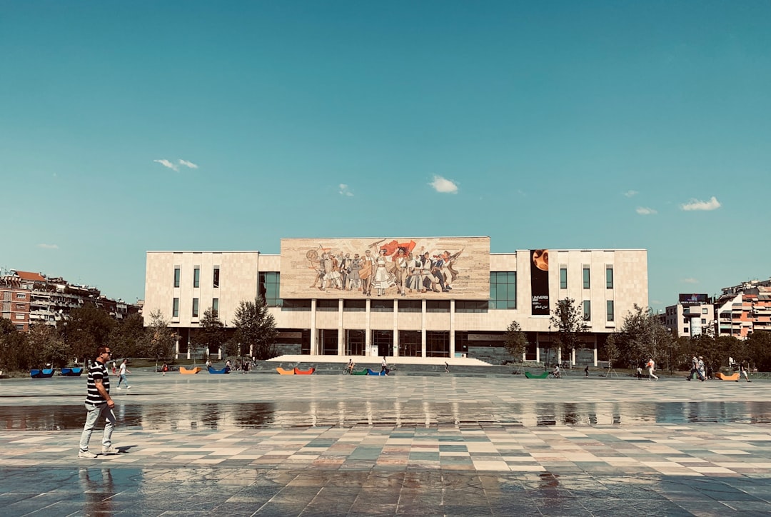 Visita al Museo delle Forze Armate di Tirana: un viaggio nella storia - Tiranë | Secret World Trip Planner