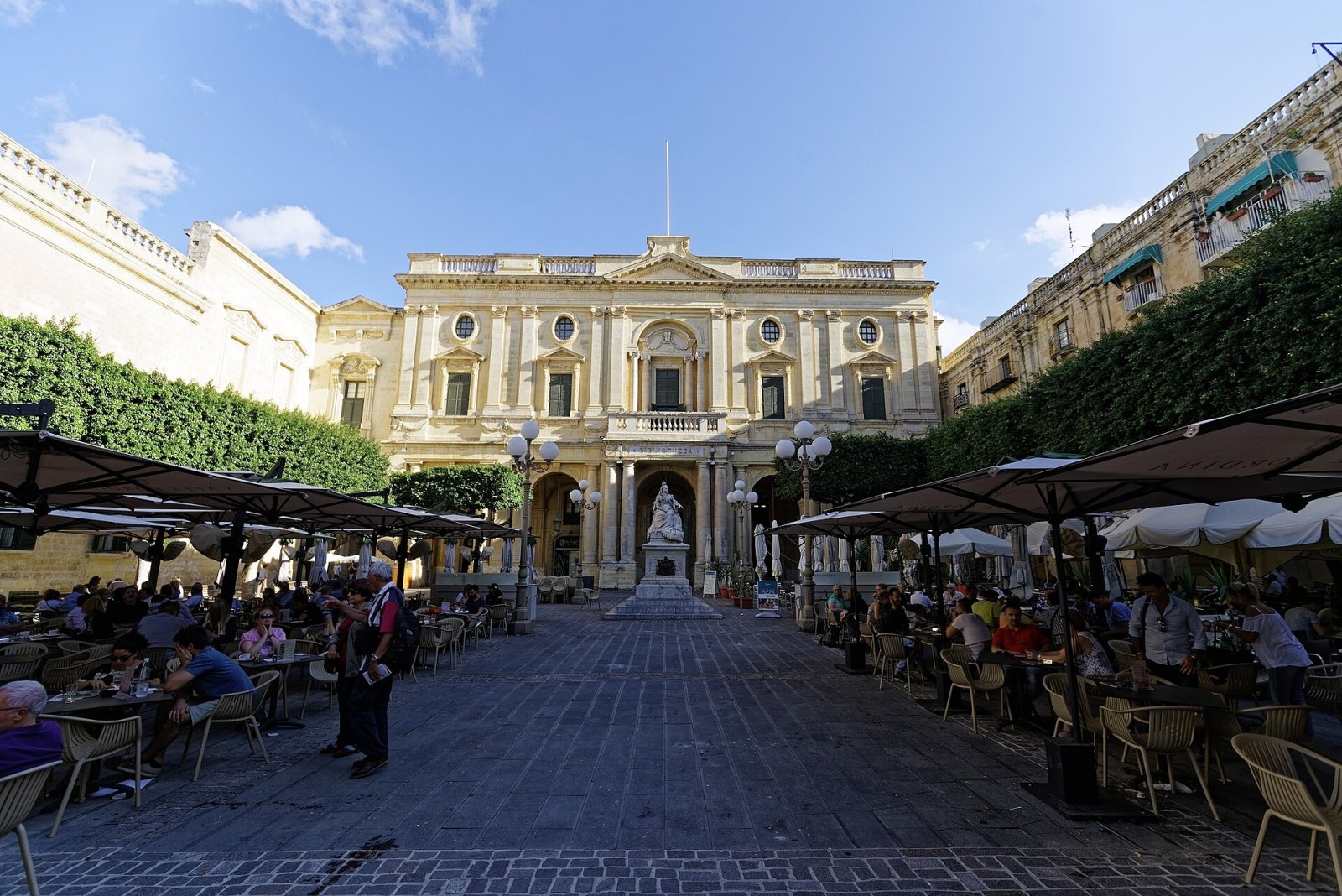 Scopri il dipinto Queen Victoria a Malta: un viaggio nella storia - Republic St | Secret World Trip Planner