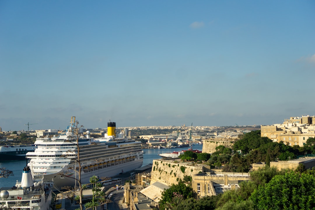 Scopri il dipinto Queen Victoria a Malta: un viaggio nella storia - Republic St | Secret World Trip Planner