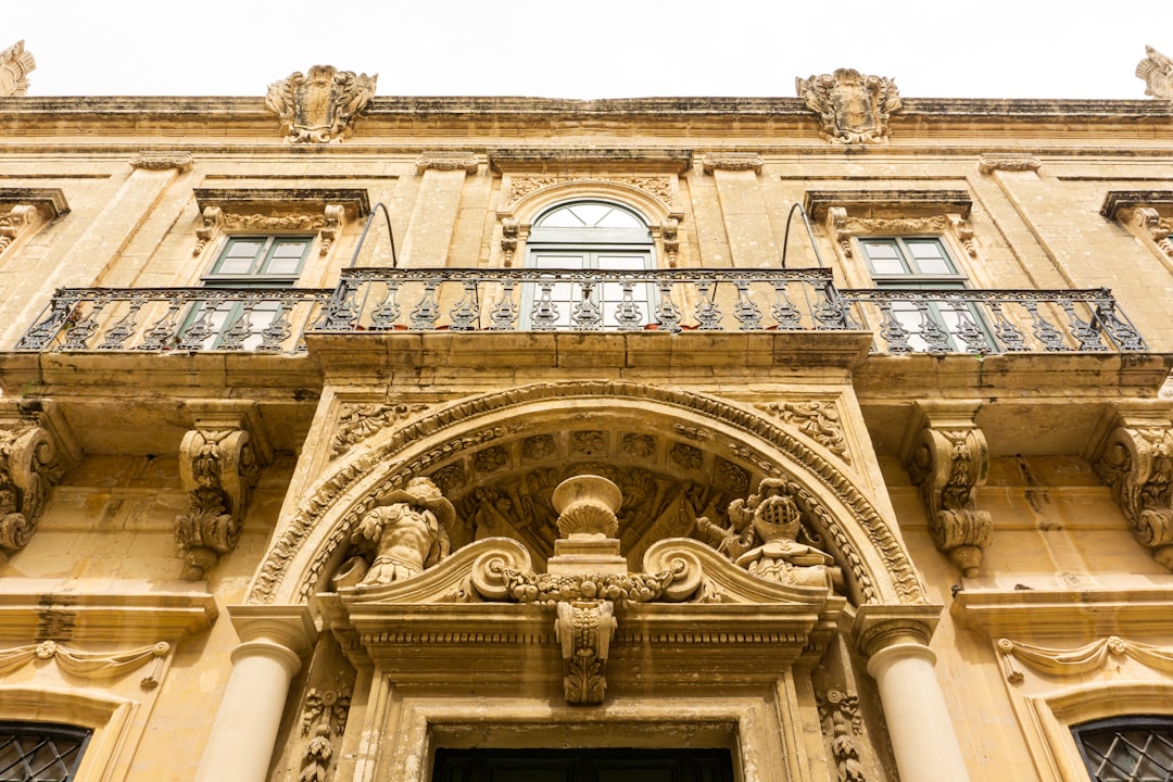 Découvrez le Palais de l'Inquisiteur à Vittoriosa, Malte - 1 Triq Il-Mina Kbira | Secret World Trip Planner