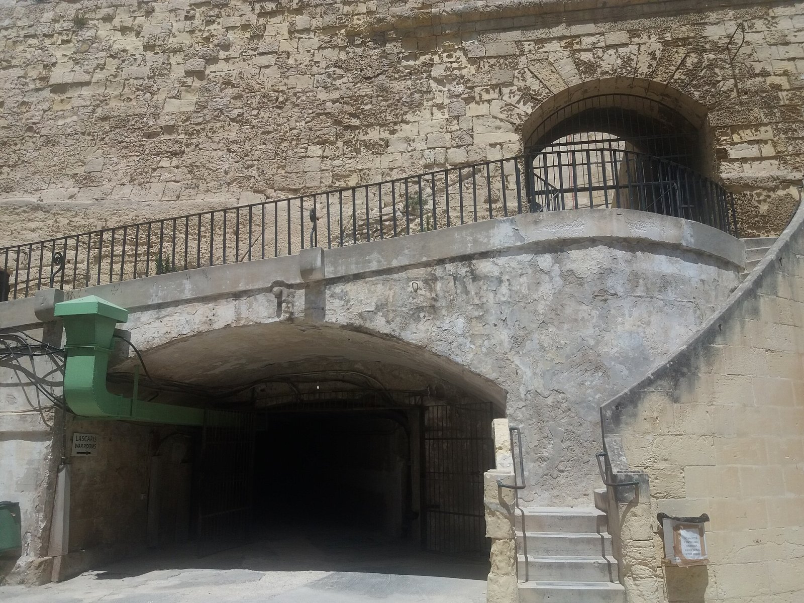 Entdecken Sie die Lascaris War Rooms in Malta: Geschichte und Kultur - VGV7+X4 Valletta | Secret World Trip Planner