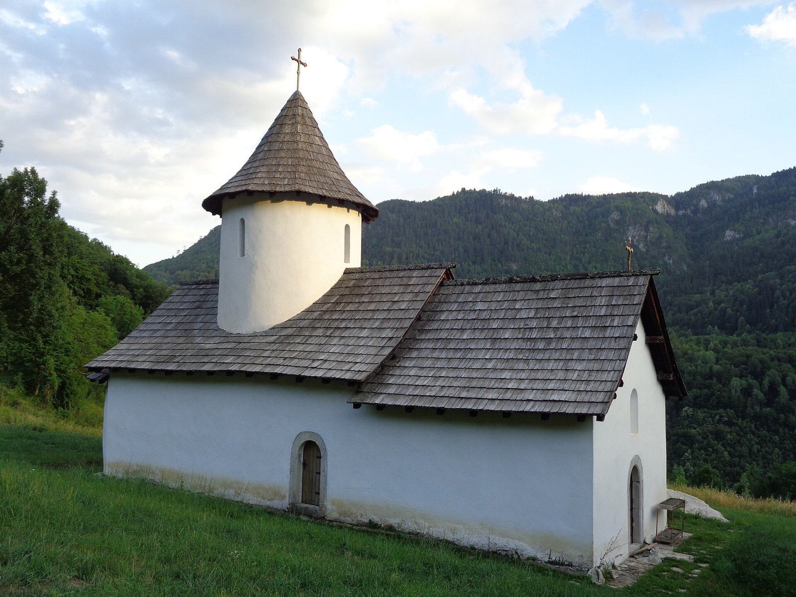 Scopri il Monastero di Dovolja: un gioiello del Montenegro — Kotlajići
