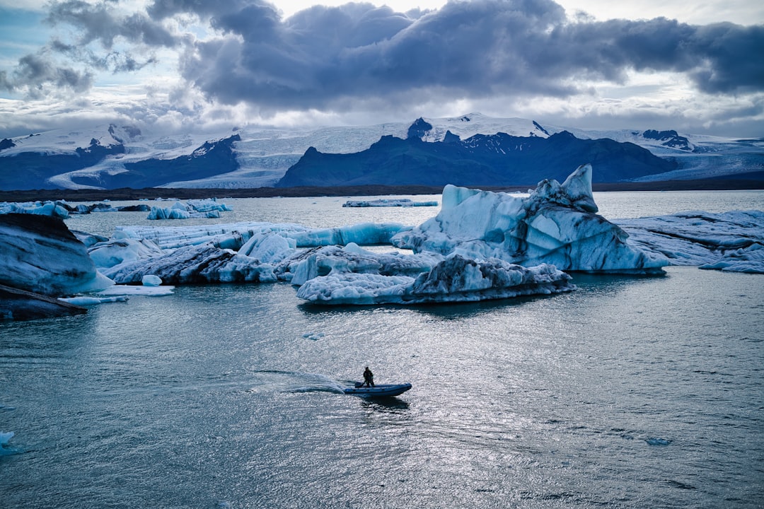 Jökulsárlón : icebergs et faune des glaces islandaises - Jökulsárlón | Secret World Trip Planner