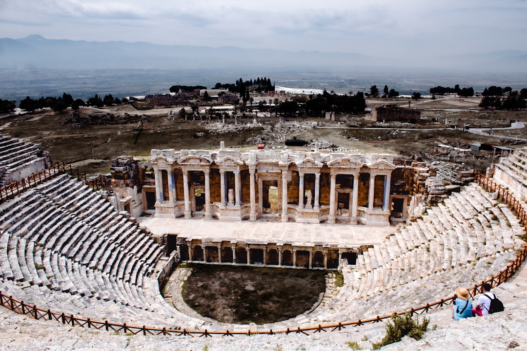 Théâtre de Kourion : spectacles au bord de la mer — MV7Q+P49 4620