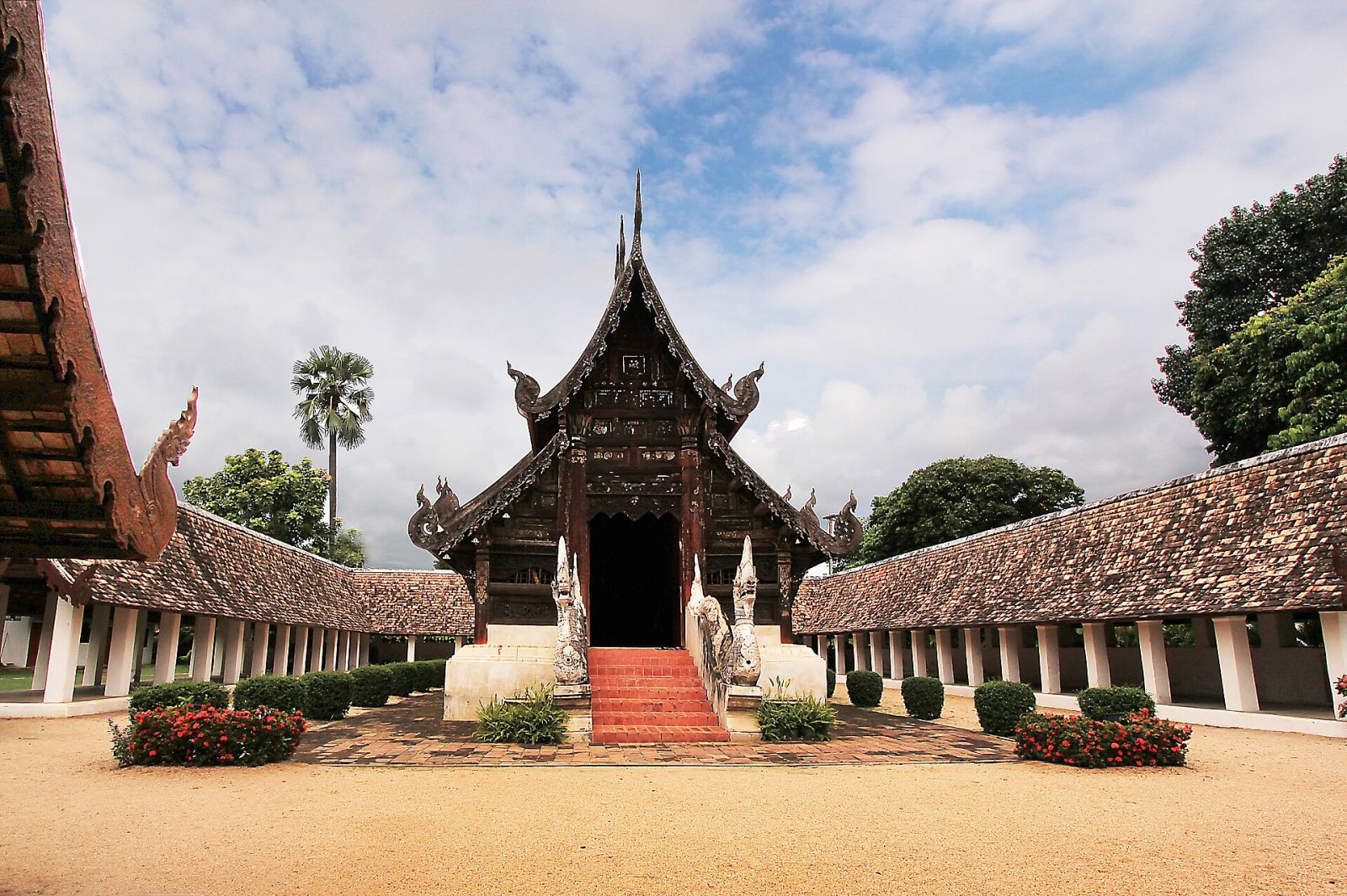 Entdecken Sie den Charme von Wat Ton Kwen, einem Juwel Thailands - Hang Dong District | Secret World Trip Planner