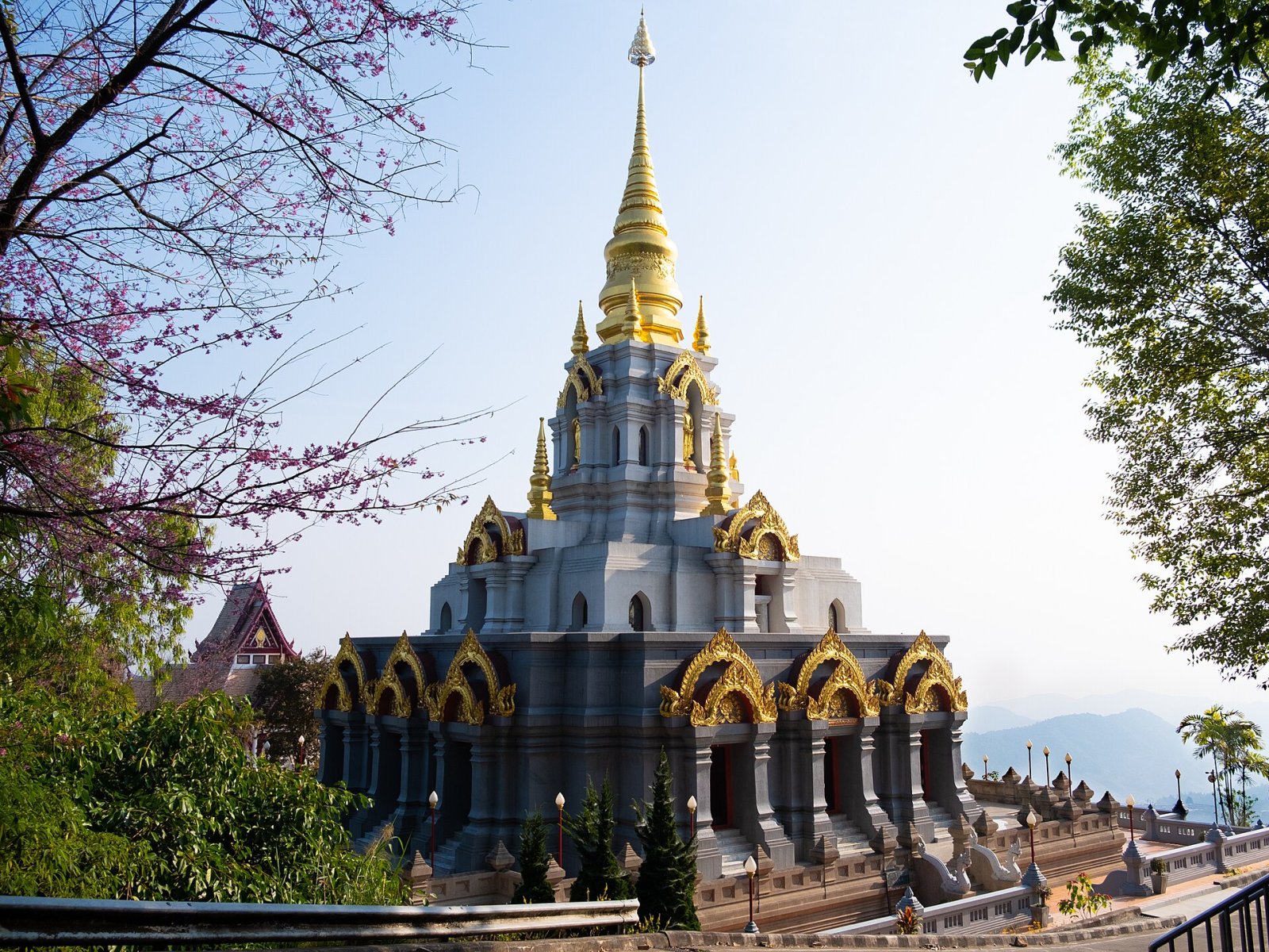 Découvrir Wat Santikhiri : un coin de culture en Thaïlande - Mae Fa Luang District | Secret World Trip Planner