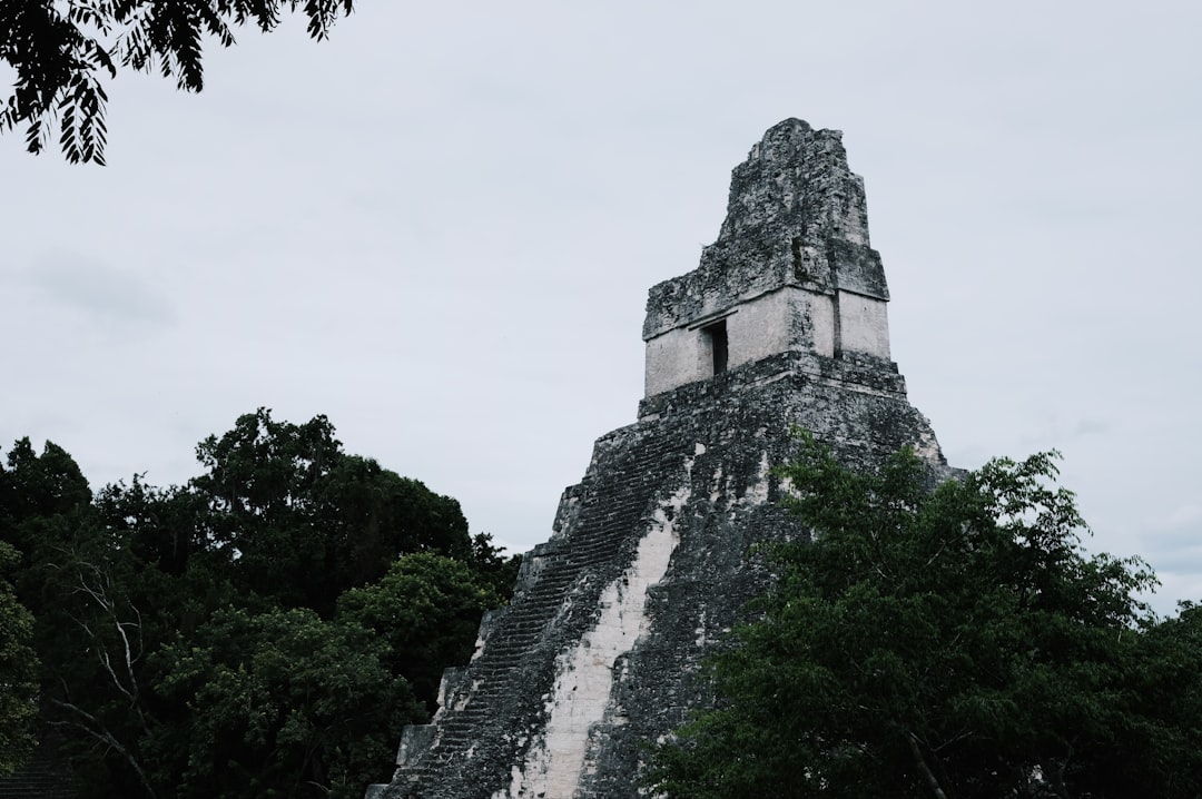 Monument à la Raza : Un Symbole d'Histoire et de Culture au Guatemala - Ciudad de Guatemala | Secret World Trip Planner