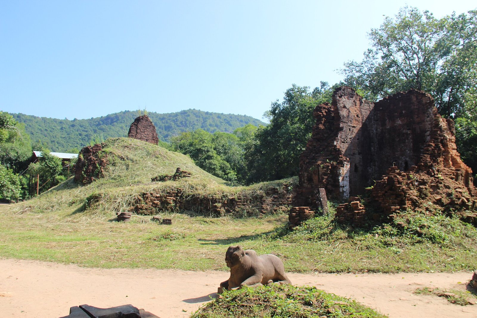 À la découverte de Group F : un coin d'histoire au Vietnam - Thu Bồn | Secret World Trip Planner