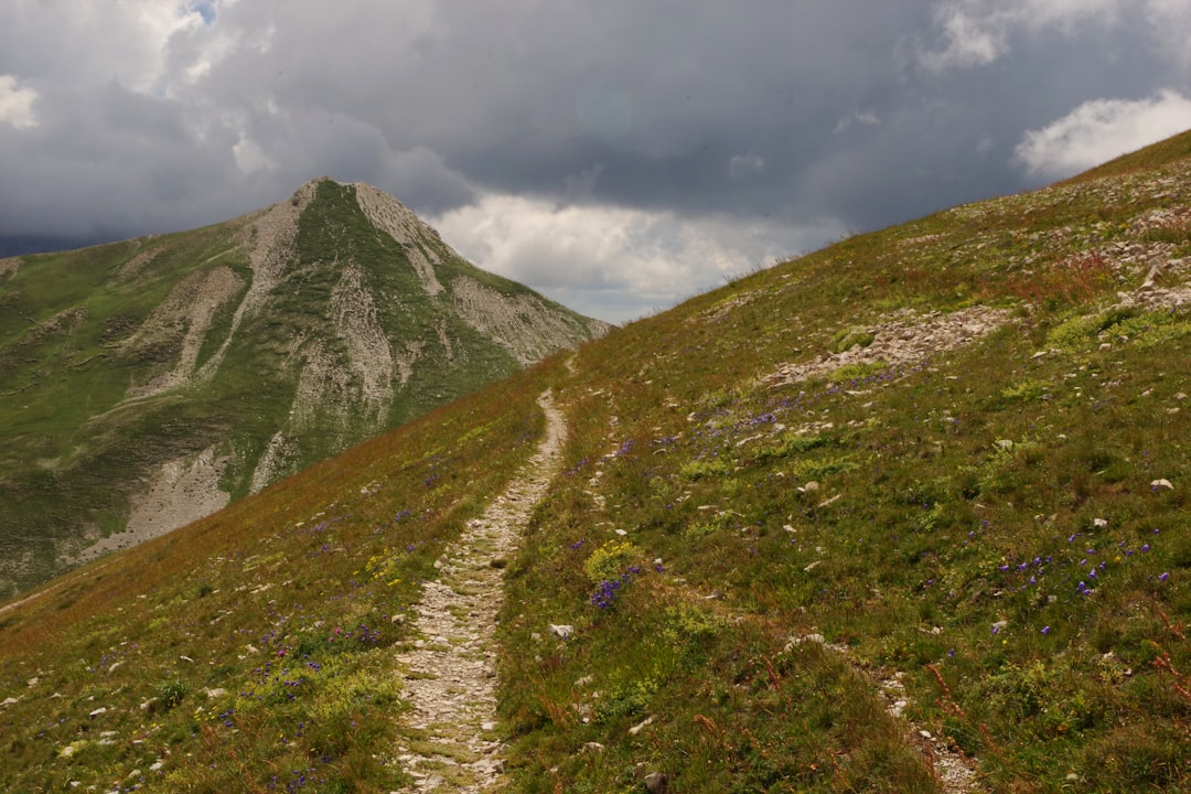 Chemin de la Mâture: il sentiero scavato nella roccia — Chem. de la Mâture