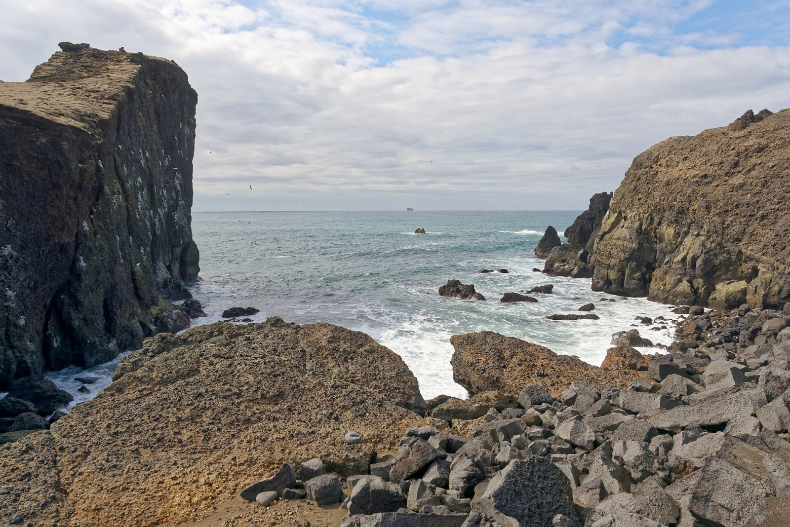 Découvrez Reykjanestá : le point fumant d'Islande | Secret World Trip Planner
