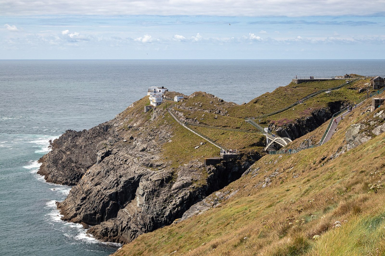 Mizen Head Lighthouse: Un phare au cœur de l'Irlande — Comeenavrick