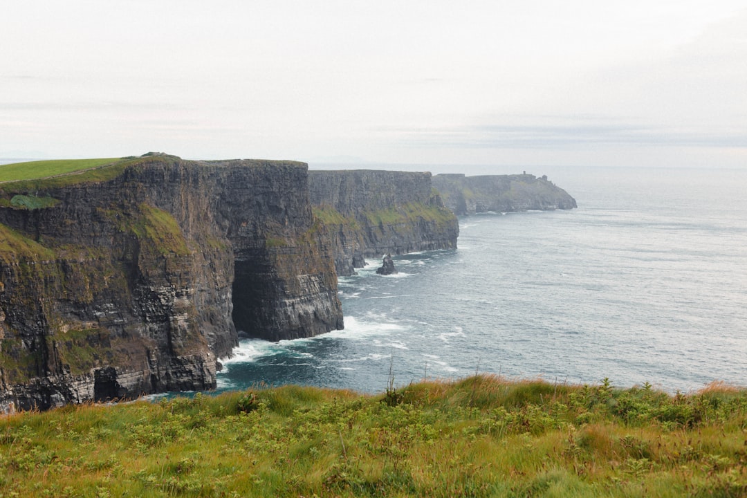 Scopri Black Head: il Faro di Clare in Irlanda - Carnsefin | Secret World Trip Planner