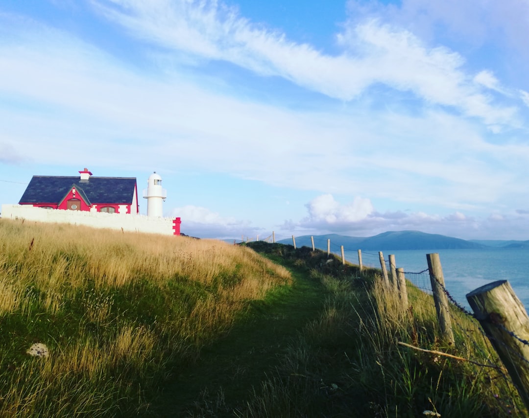 Découvrez le phare de Sheep's Head en Irlande : une expérience unique - Coomacullen | Secret World Trip Planner
