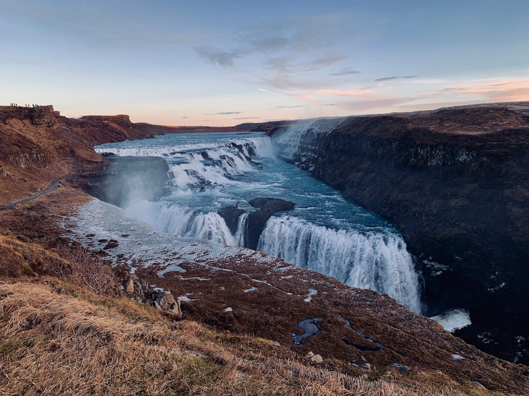 Gullfoss : la cascade glaciaire entre arcs-en-ciel et canyons — 35