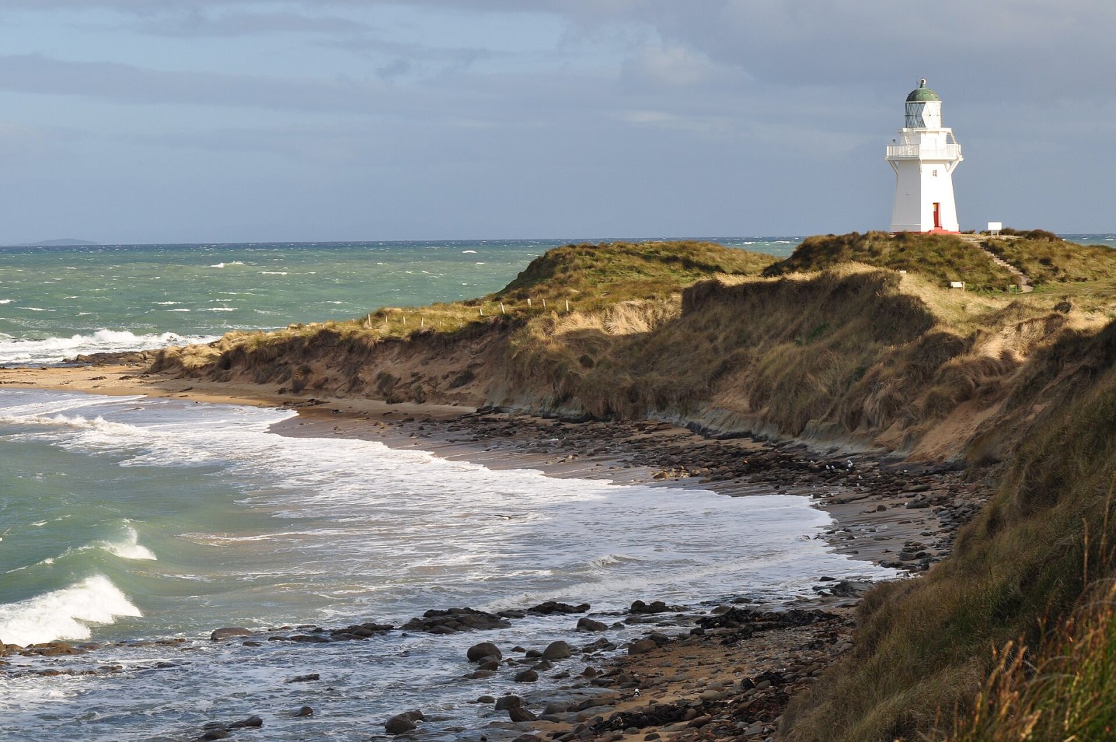 Discover Waipapa Point Lighthouse: A Treasure of New Zealand - Otara | Secret World Trip Planner