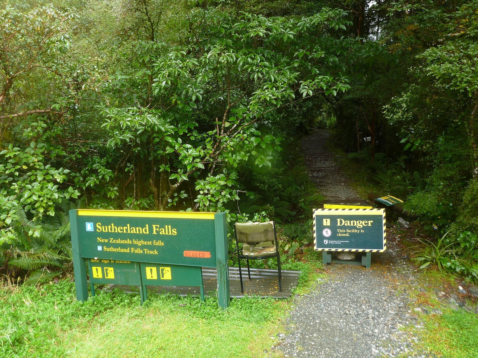Sutherland Falls: Der Höchste Wasserfall Neuseelands - Milford Track | Secret World Trip Planner