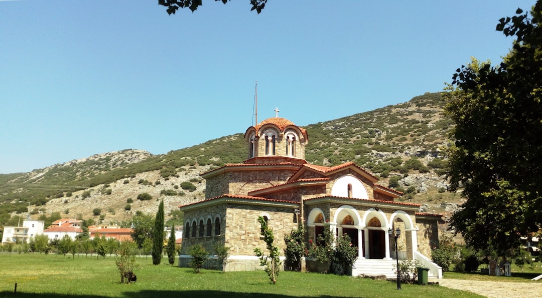 Estate Argyros: Assyrtiko und Vulkan auf Santorini - Episkopi Gonias 847 00 | Secret World Trip Planner