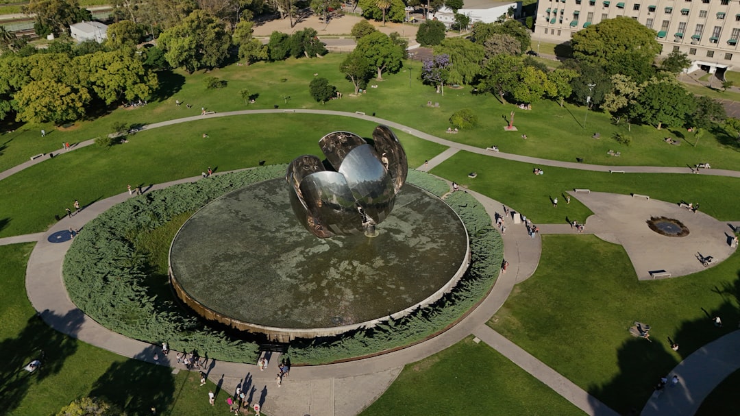 Floralis Genérica: Der Stahlblume von Buenos Aires - Av. Pres. Figueroa Alcorta 2301 | Secret World Trip Planner