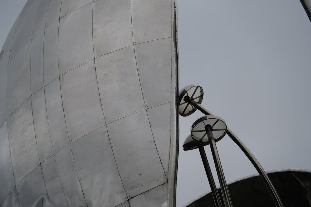Floralis Genérica : le fleur d'acier de Buenos Aires - Av. Pres. Figueroa Alcorta 2301 | Secret World Trip Planner