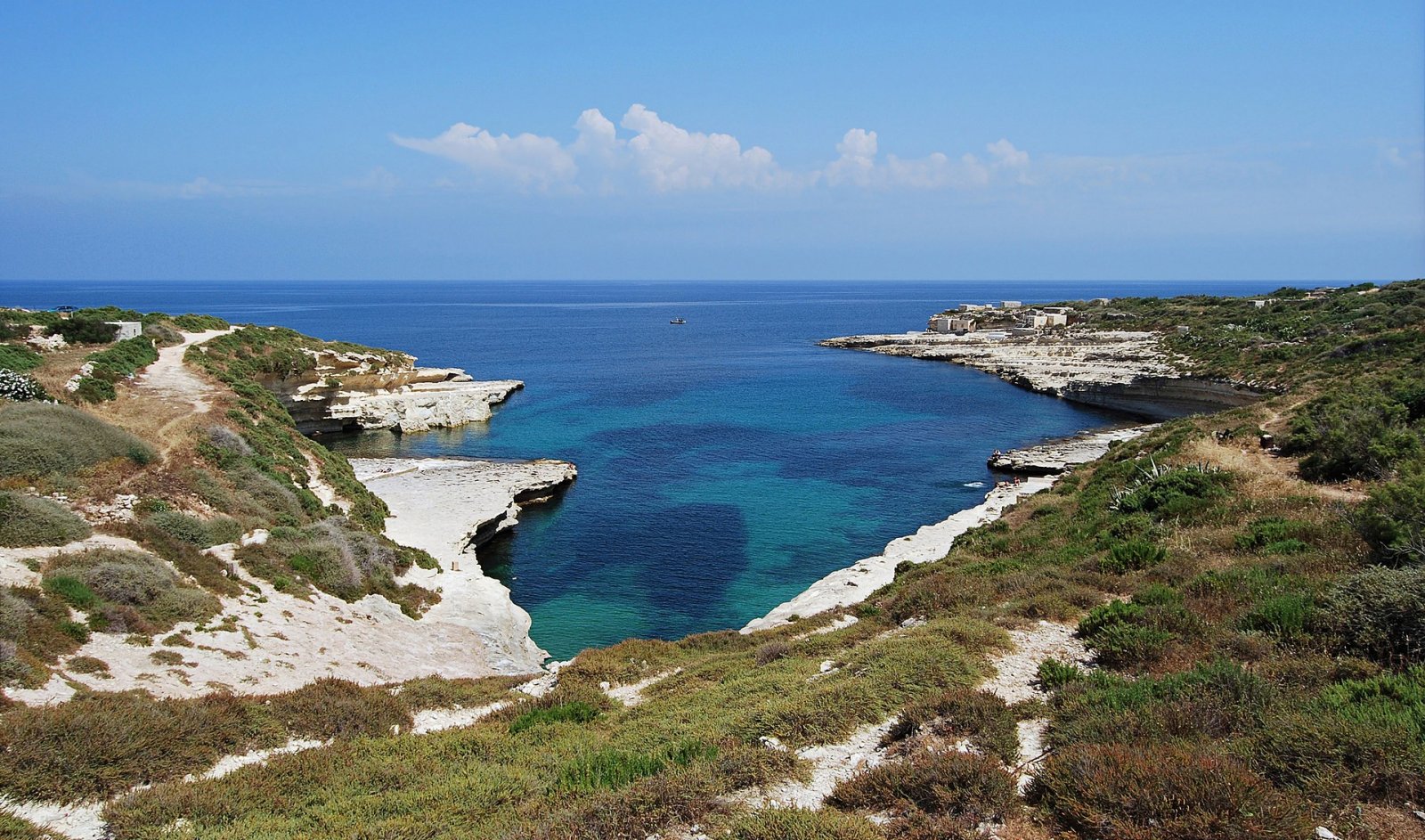 Découvrez le phare de Delimara : un bijou de Malte - Delimara Lighthouse | Secret World Trip Planner