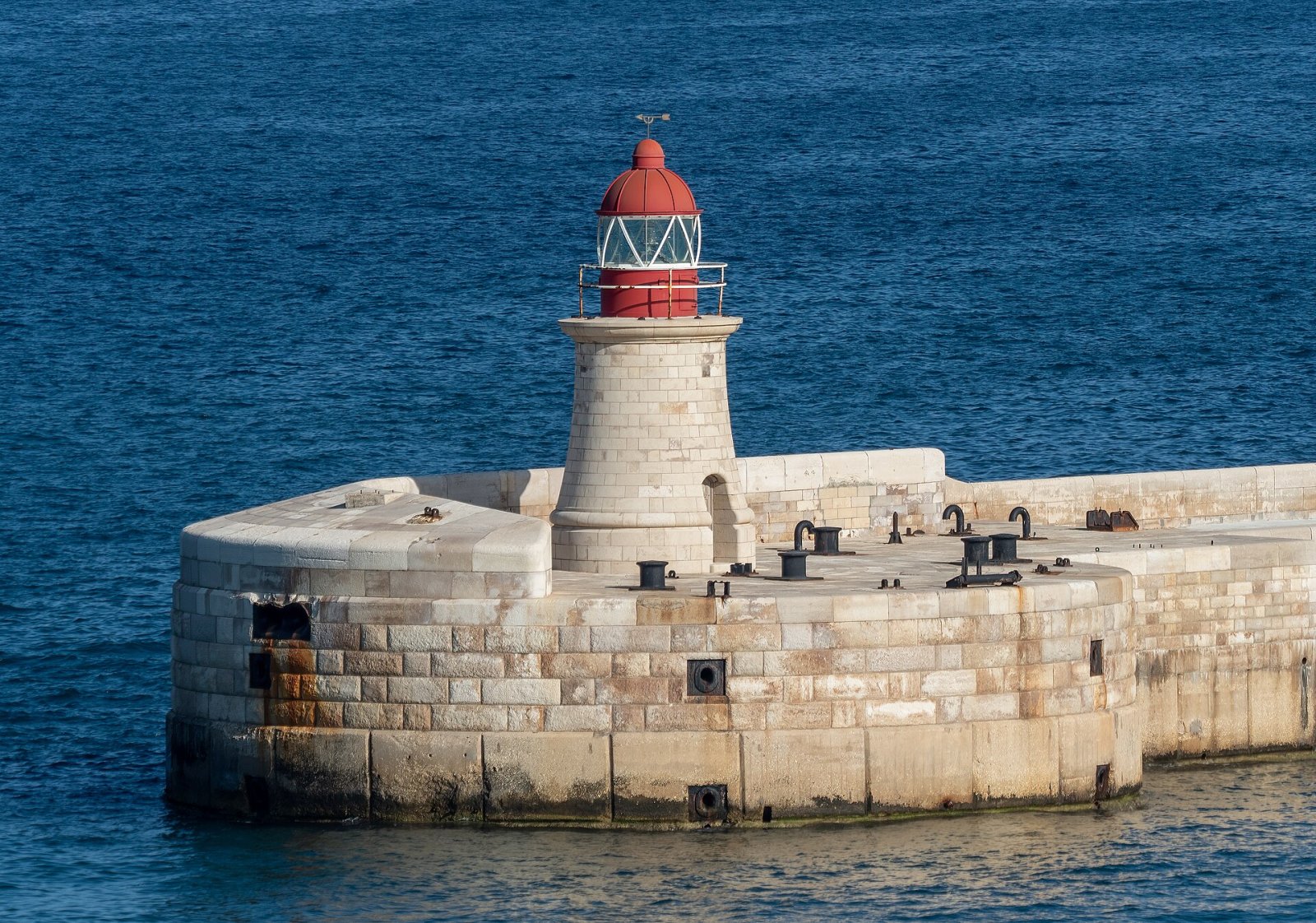 Scopri il Faro di Ricasoli: un gioiello di Malta - VGXF+P5 Kalkara | Secret World Trip Planner