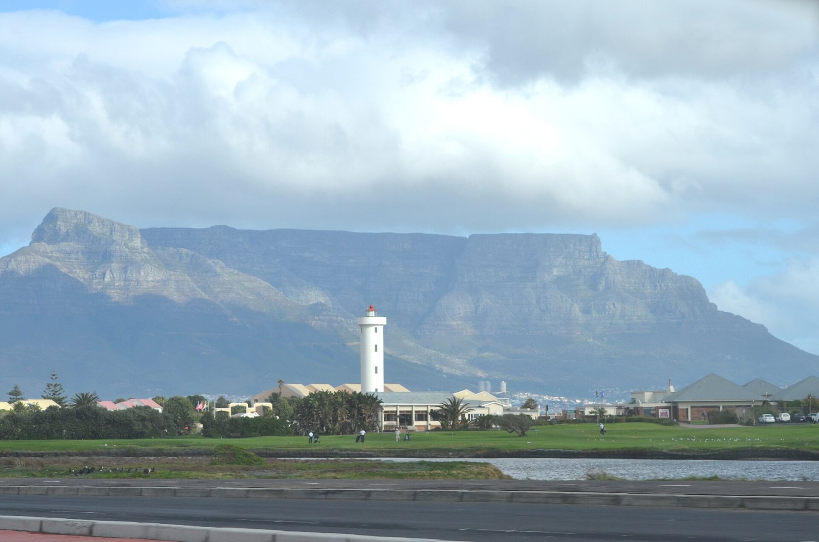 Entdecken Sie den Leuchtturm von Milnerton: ein Juwel Südafrikas - Cape Town | Secret World Trip Planner